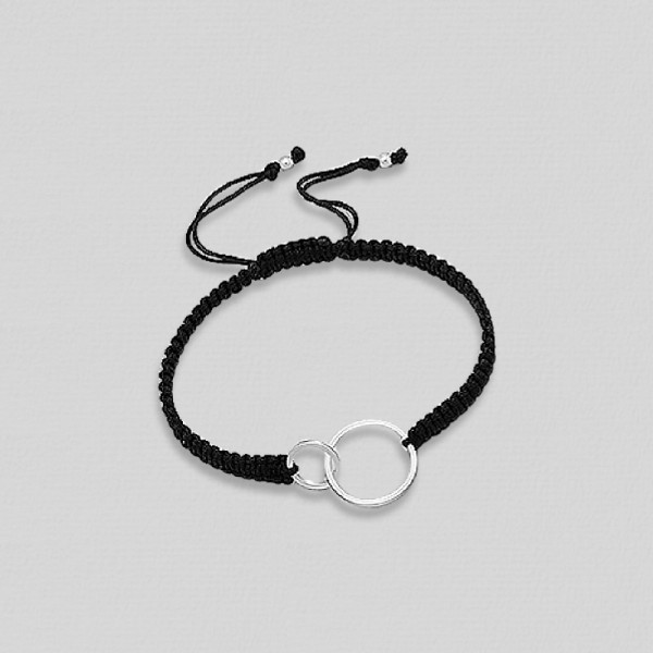 Zapestnica s srebrnima obročkoma 