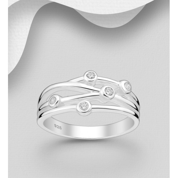 Srebrni prstan okrašen s cirkoniji